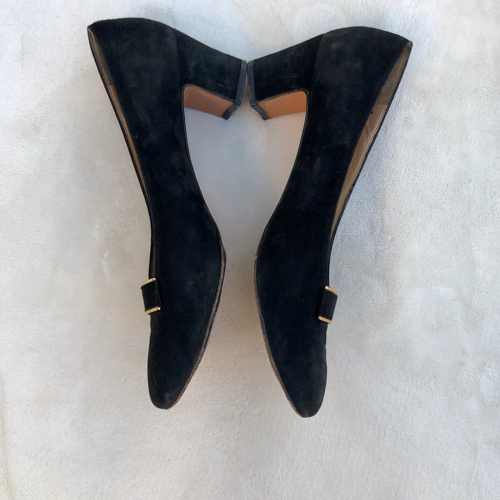 Salvatore Ferragamo Shoes Black Velvet Gold Trim Heels - Picture 2 of 9